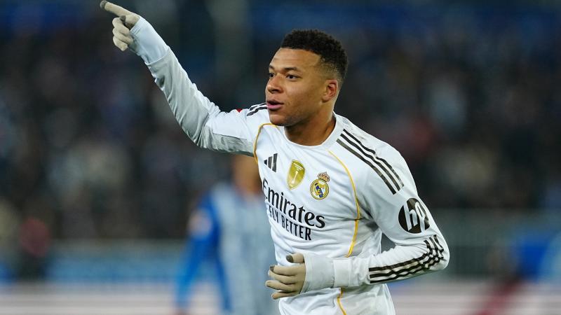 都体：尤文要求斯帕莱蒂遵守正装规定，比赛时不可以穿运动服（都体：尤文要求斯帕莱蒂比赛期间着正装，禁穿运动服）