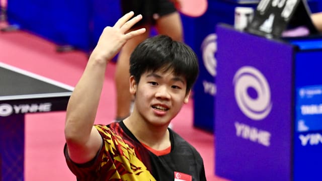 卡拉格想和多特球迷一起进入阿提哈德球场客队看台，但被拒绝（卡拉格试图与多特球迷一同进入阿提哈德客队看台，却被拒之门外）