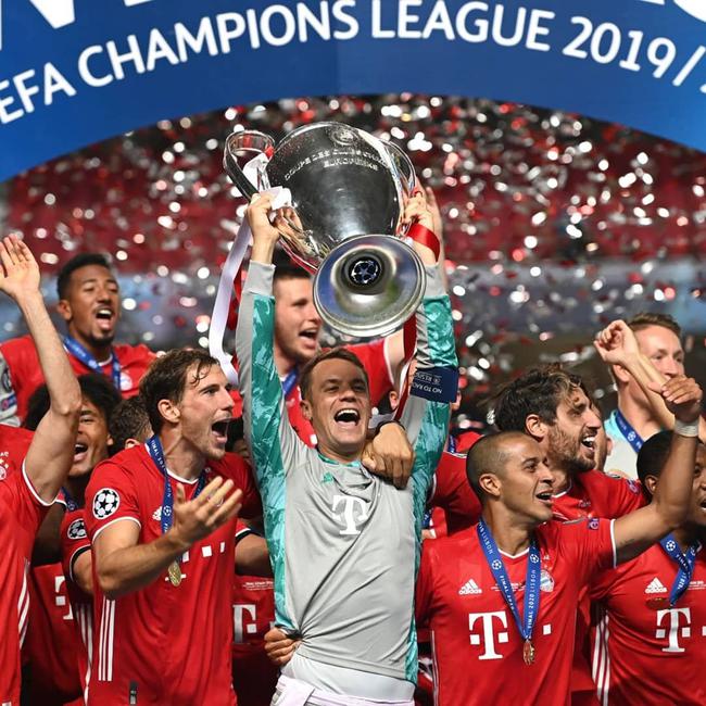 甘超对阿奇姆彭做闭嘴手势，钟义浩扳平比分后做同样手势回击（甘超向阿奇姆彭做闭嘴手势，钟义浩扳平后用同样动作回应）