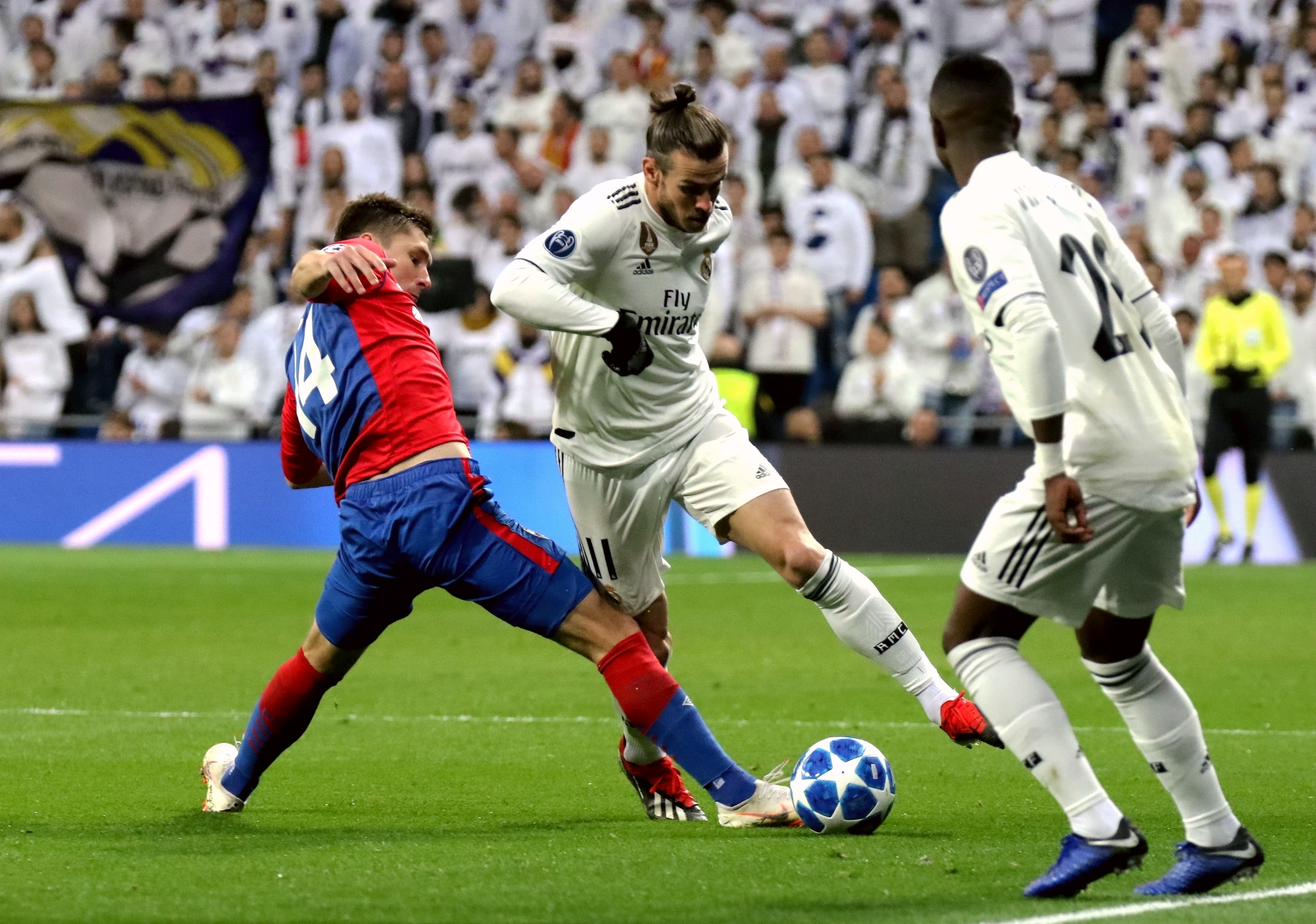 萨拉赫进入转会风口，利雅得新月成为潜在下家（萨拉赫转会热度攀升，利雅得新月成热门下家）