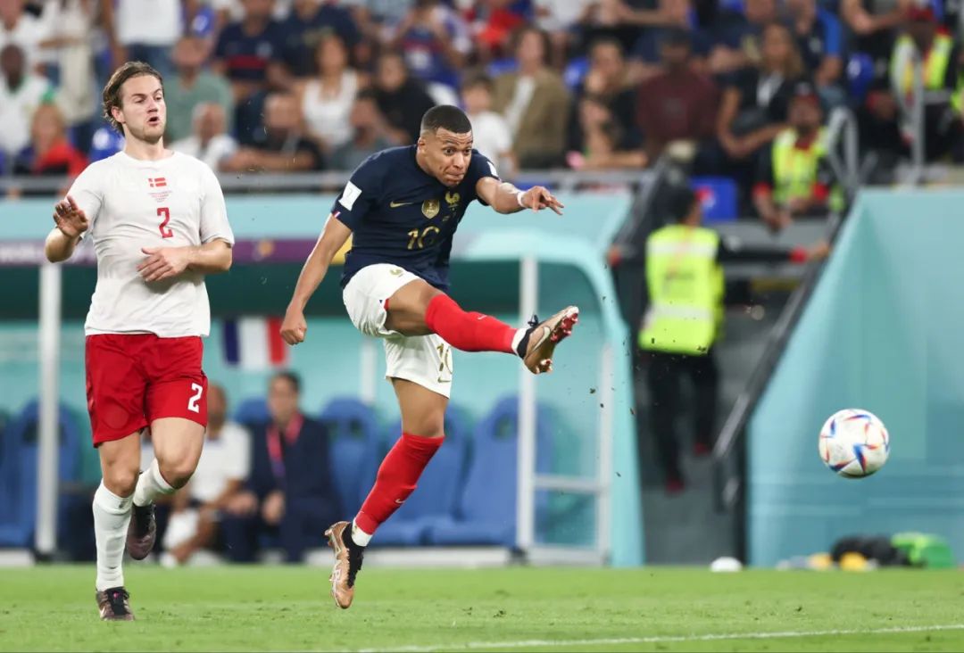 日职战报：桑塔纳等4人破门，浦和红钻4-0大胜川崎前锋（日职联快讯：浦和红钻4-0零封川崎前锋，桑塔纳领衔四人建功）