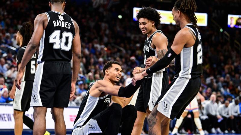 海牛客场2-2浙江成功保级，弗兰克告别战破门，韦林顿双响（海牛客平浙江2-2锁定保级，弗兰克告别战进球，韦林顿梅开二度）