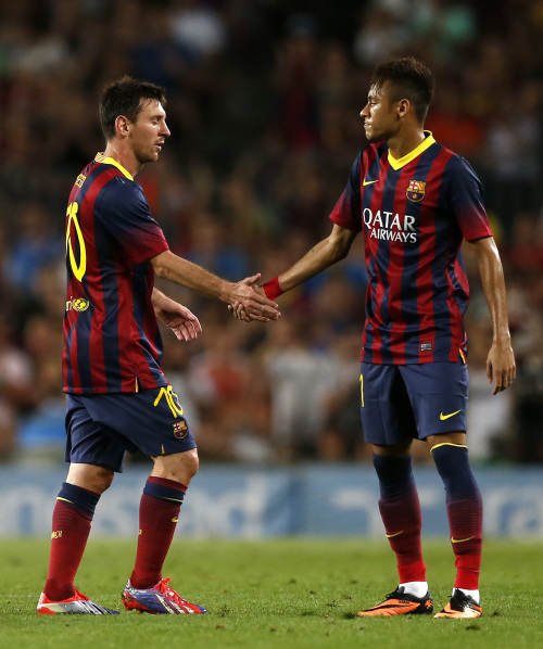 孔蒂：球员承担责任展现了成长，此刻我们不怕任何事物任何人（孔蒂：球队勇于担责体现成长，如今我们无惧任何对手与挑战）