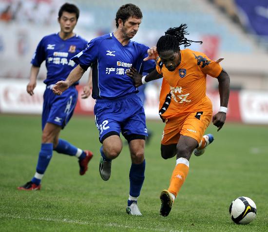 广州男篮官宣：租借管子煜到加拿大BSL联赛卫冕冠军 出任首发留洋（广州男篮官宣：管子煜租借赴加拿大BSL卫冕冠军，将以首发身份留洋）