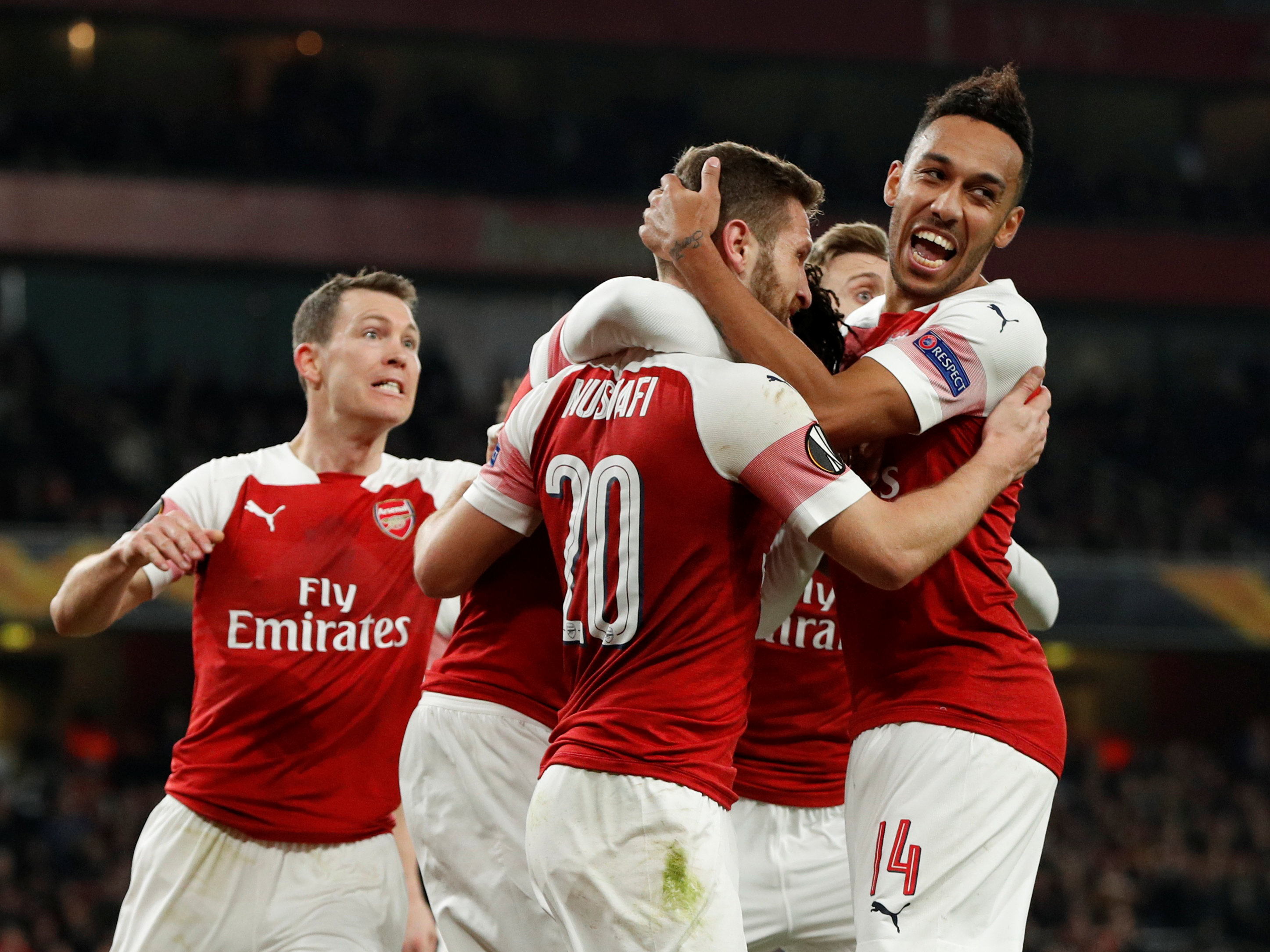 曼城英超33分紧追阿森纳，五项数据领跑联赛（曼城英超积33分紧逼阿森纳，五项数据位居联赛第一）