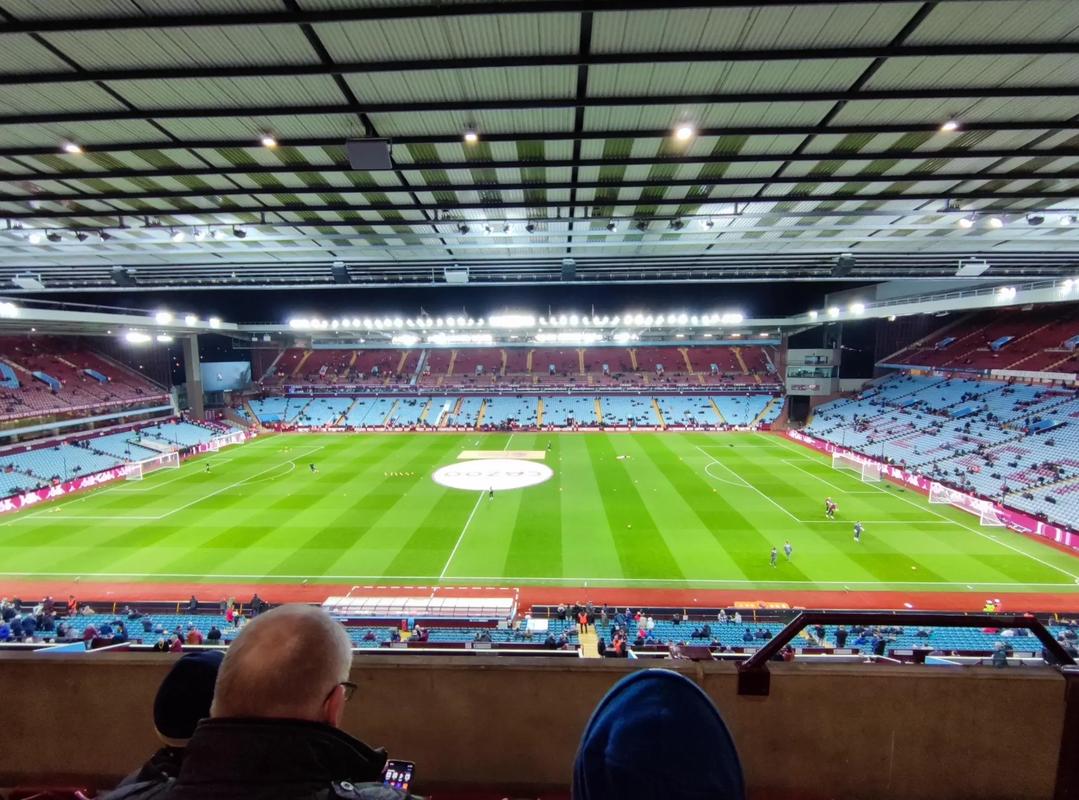 欧冠球员表现评析：C罗连续进球,（欧冠球员表现点评：C罗连场建功）