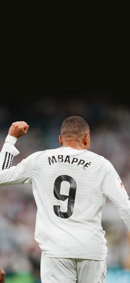 德转列中卫身价榜：库巴西8000万欧居首，萨利巴第二（德转中卫身价榜更新：库巴西8000万欧领跑，萨利巴位居第二）